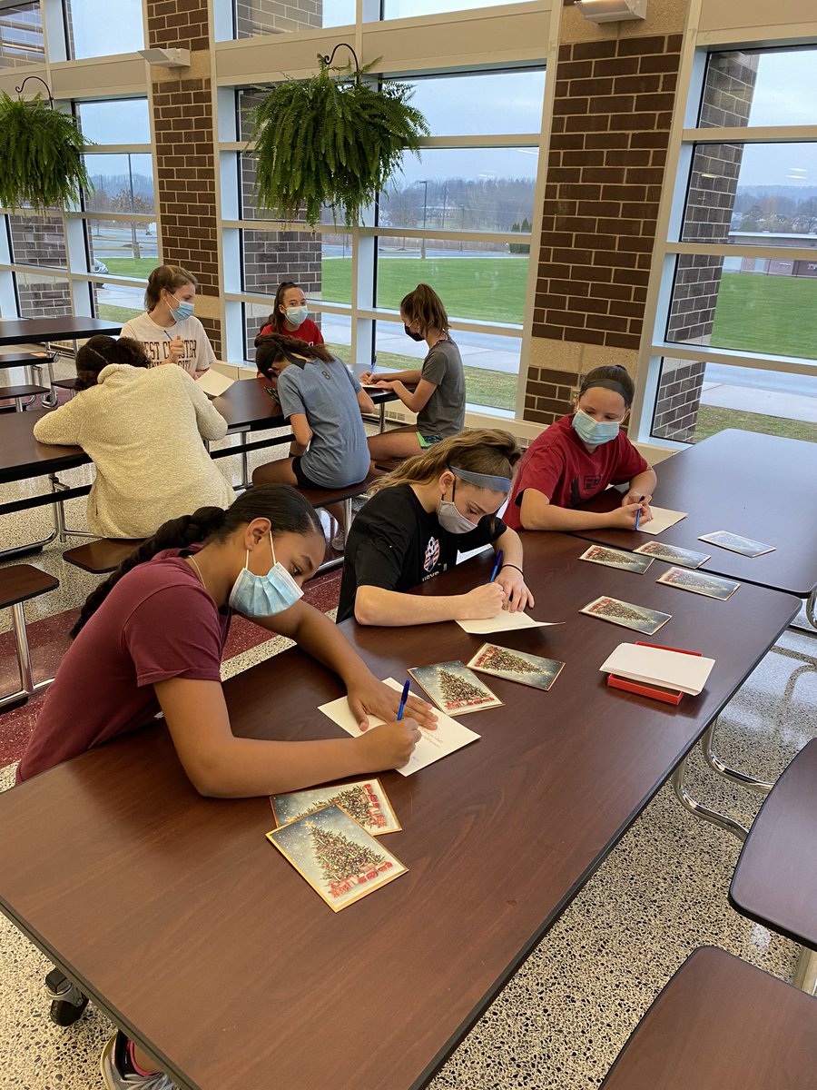 hookri12's tweet image. 1st community service project of the season.  This group of girls is amazing and I am so lucky to coach them. Sending Holiday cards to some very special Police Officers before our team building workout.  Way to go West Basketball Team!  I couldn’t be more proud @WWestMS