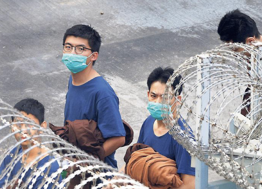 WELTAMSONNTAG's tweet photo. Am Mittwoch ist unser Kolumnist, Freiheitsaktivist @joshuawongcf zu mehr als einem Jahr Gefängnis verurteilt worden. In einem längeren Brief berichtet er in #WELTAMSONNTAG exklusiv aus dem Gefängnis. https://t.co/0UBKWpG7Ww