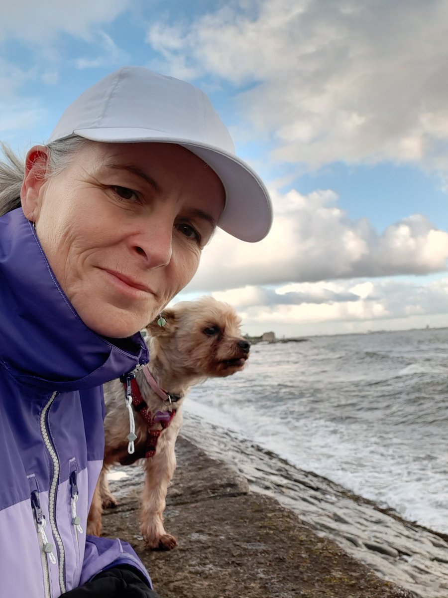 grehango's tweet photo. Day #5/12 - walked along seafront with my dog Molly. Saw lovely strong waves &amp; thought 'waves of happiness' - now perfect with @ElaineGrehan quote today 'Happiness is long walking with your dog' - HF #ISLWalk - in aid of @HFSchoolDeaf1 - 😁🚶‍♀️#islvirtualchristmaswalk  #islrun https://t.co/4H5gMdIFjz
