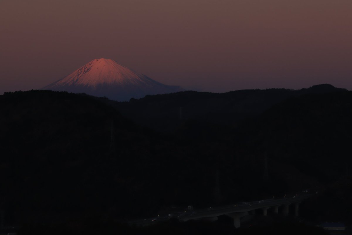 I took 'Fuji' last year's December.

#japan #japanesecultures #worldculturalheritage