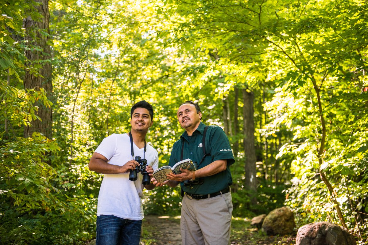 Everyone knows that a long-distance relationship makes the ❤ grow fonder! Show wildlife that you care by ALWAYS giving them LOTS of space! #SafetyBeforeSelfies #KeepWildlifeWild