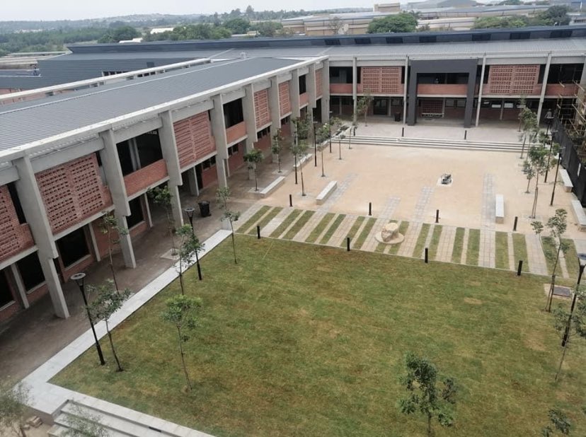 CheetahPlains's tweet photo. Wow, @solidariteit technical college is nearly complete. Cosatu is way bigger union, but can't build stuff like this 😂😭. All they do is make empty threats and quote dead Communists https://t.co/EM030C0Daj