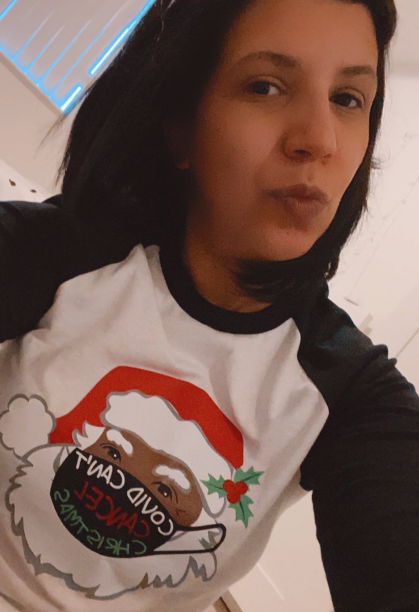 Seguimos con los sábados temáticos!    El Xmas tshirt de hoy una fina cortesía de @IdeasonCraft ...dice el tipo ( 🎅🏽) que sí, que con mascarilla yssss todo is coming!  ✌️