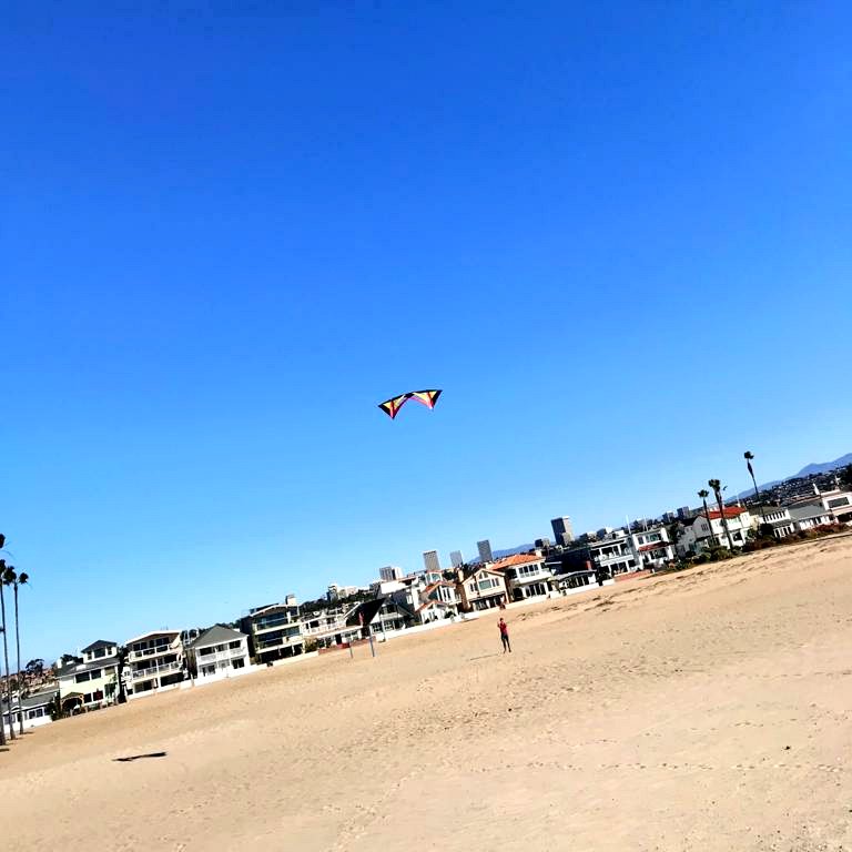 tinyocean_rving's tweet photo. Drove to #NewPortBeach. The first time since we moved there was a beach coming somewhat close to @stpeter_ording. At least a beach wider than 300ft. π After #breakfast I assembled my @revkites. Unfortunately lines were tangled. Not sure how that happened. π€·ββοΈ #RVTrip11 #RVingUS https://t.co/KSnij3gUlN