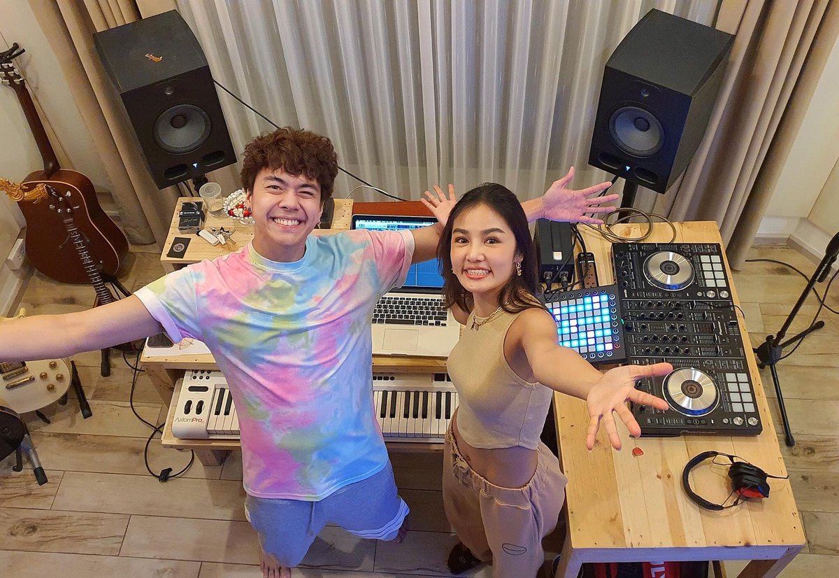 opaliscoming's tweet photo. คืออะไรยังไง BOTCASH ทำโชว์ หรือทำเพลงร่วมกันกับกระแต อาร์สยามหรอ ตื๊ดแน่ ตามๆ รอดูเลยจ้า 
@botcashofficial 
@KrataeRsiam 

#boycash #krataersiam https://t.co/irbNSbAcl4