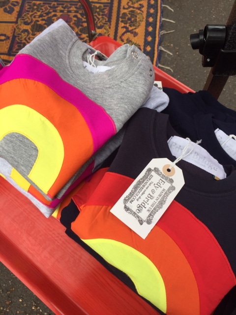 HornimanMarket's tweet image. Dec 6th:
Wreaths &amp;amp; Garlands
Ethical Clothes
Soap &amp;amp; Bath
Yoga Bags, Eye masks
Jewellery, Art Prints
Recycled Cashmere Acc
Org Bread, Veg, Fruit, Meat
Cheese, Nuts, Mushrooms
Natural Wines
Cakes &amp;amp; Pops
Honey, Gin 
Delis
Burrito, Falafel, Chicken Burgers, Sausages.@HornimanMuseum