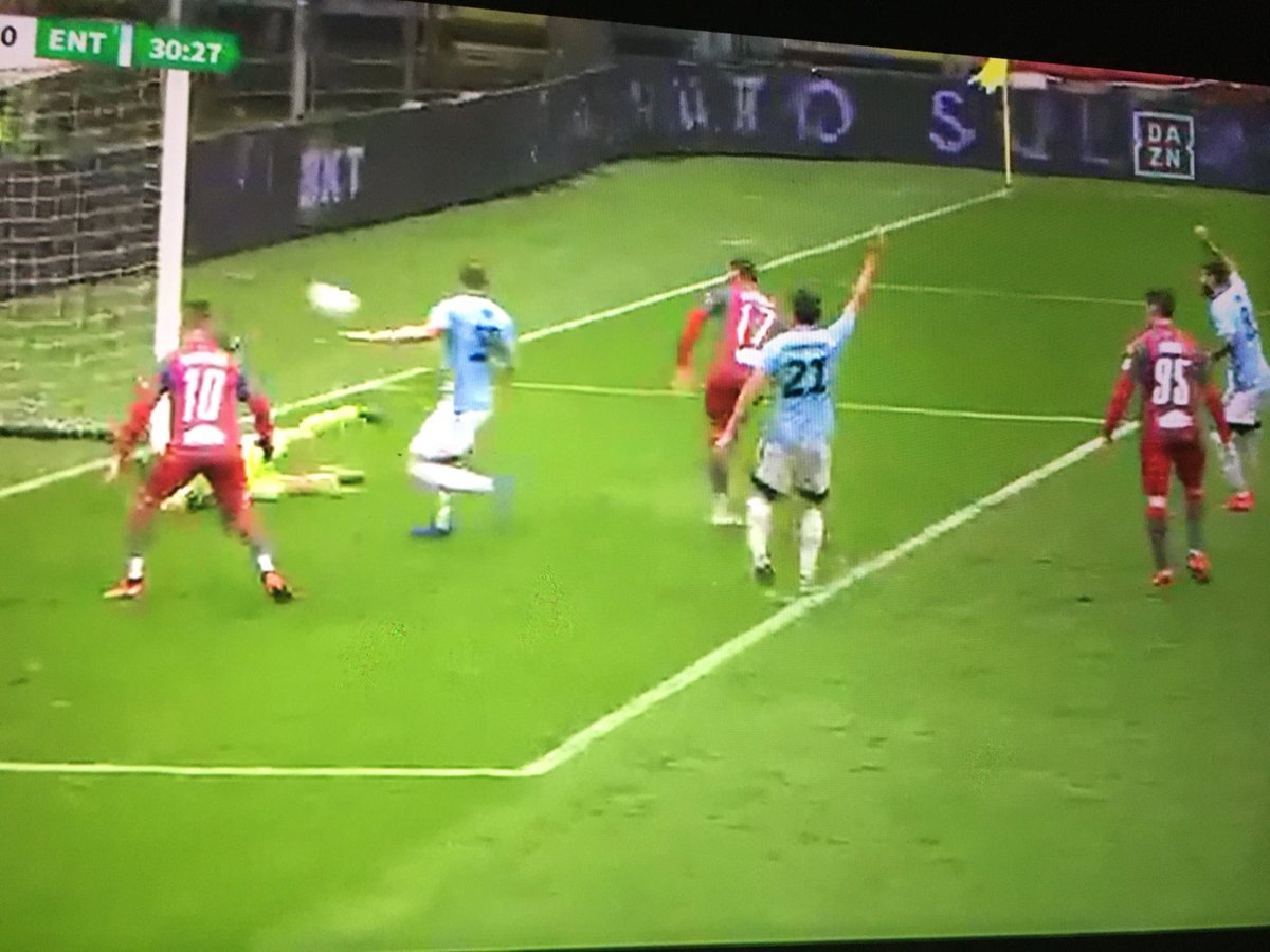 paoloangeloRF's tweet photo. Evvai 😀 raddoppio della @USCremonese ancora con #strizzolo #SerieBKT #CreEnt #CremoneseEntella #forzagrigiorossi https://t.co/89H1pTVMgH