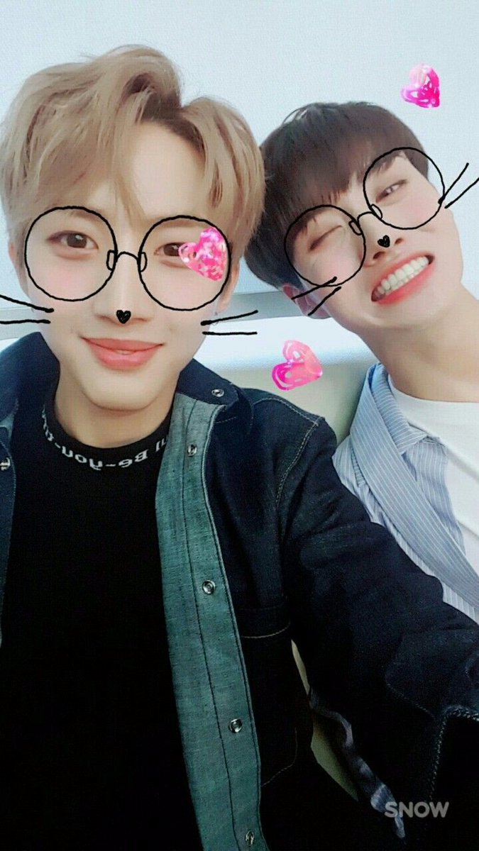 pam25119's tweet photo. Hui and Changgu ❤
#HUI #후이 #YEO_ONE #여원 #PENTAGON #펜타곤 @CUBE_PTG https://t.co/UMa3fixn57