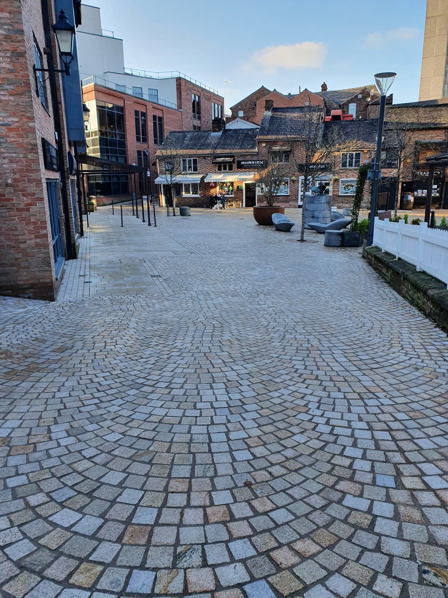 ATCP1's tweet photo. #SmallBizSatUK #Altrincham Goose  Green businesses include @RunwayPilatesUK @CostellosBarAlt @downtohouse @GooseGreenSmile @GooseGreenRoom @TradersTiki @houseoffinesse @MhariamAltrinch https://t.co/GRx6b6wUbB