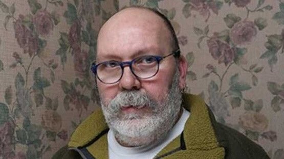 ‘Otello’ ve ‘Belisario’ da dahil sahnelediğim pek çok operada birlikte çalışmaktan gurur ve mutluluk duyduğum değerli dekoratör arkadaşım, sevgili dostum Ali Cem Köroğlu covid 19 nedeniyle yaşama veda etti. Nur içinde yatsın!