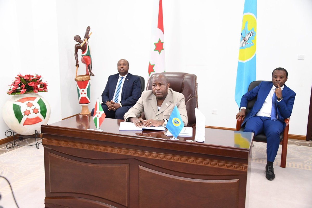 KarerwaNdenzako's tweet photo. What we learned in a nutshell, from the @_AfricanUnion 13th Extraordinary Session of Heads of State and Government on the @AfricanCFTA is that as of today, 54 Countries have signed the Agreement and 34 Countries have so far  deposited their instruments of ratification. https://t.co/oGAcjlYVjn