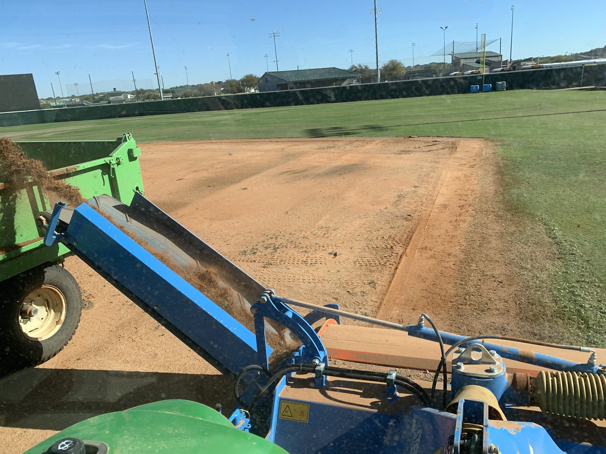 CTFieldscapes's tweet photo. The crew pushed through another busy week. Thanks to NISD for contracting us to renovate their infield and warning track. Good luck this season to all the Northside teams! #ProsChoice #ABISports #TurfaceAthletics https://t.co/8Yr0YX7Vu6