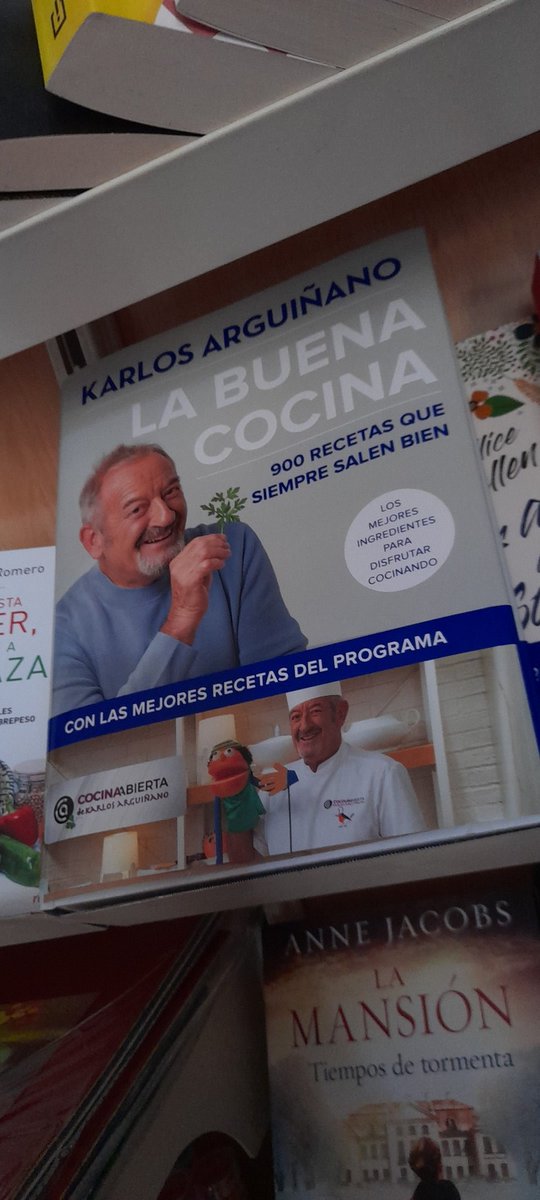 Filigrana6's tweet photo. @karguinano encantados de tenerla en nuestra librería https://t.co/SC2sMG13JB