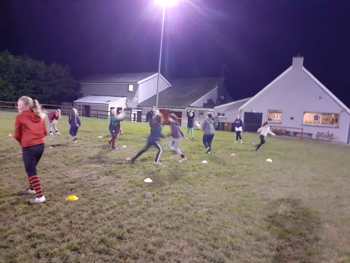 bernardhynes's tweet photo. Brilliant session with the @arklowrfc U 12s girls in tough conditions great numbers turning up every Friday.
@arklowrfc @LeinsterBranch @WicklowLsp 
#Girlsrugby
#FromTheGroundUp
#NeverStopCompeting https://t.co/77OPnuYm9e