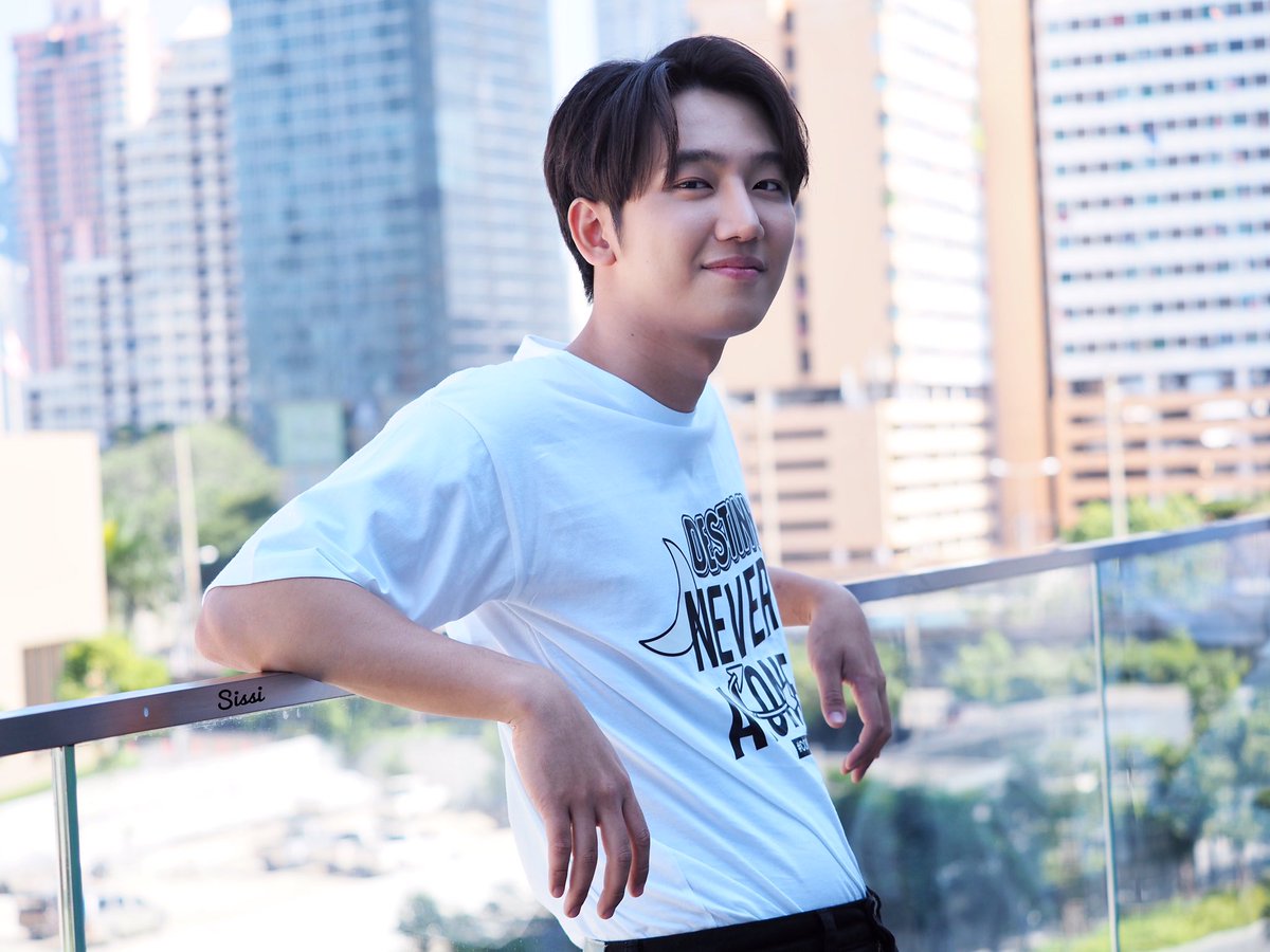 PhotoSissi's tweet photo. I love your smile @titlekplee 💙
#titlekrt #กลจของตต
#DestinyNeverAlone
#YouNeverEatAlone
Thanks P'new 😘😘 https://t.co/4hReWPwDim