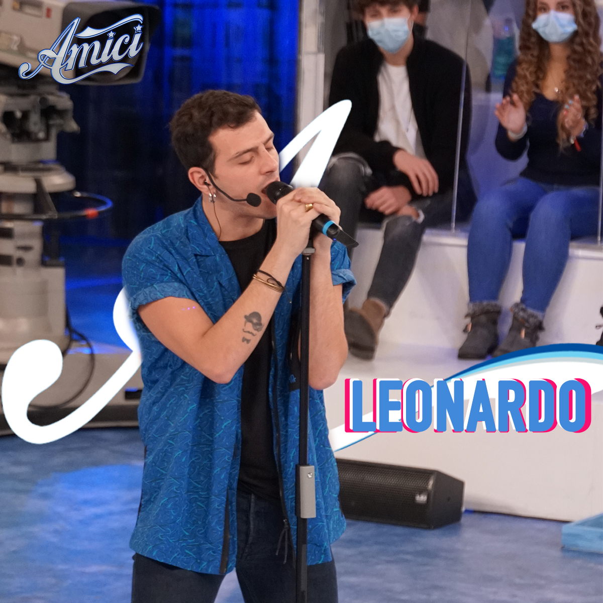 AmiciUfficiale's tweet photo. Per Leonardo è arrivato il momento di convincere il prof Rudy Zerbi e i rappresentanti delle radio con il suo inedito "Via Padova"! Per voi merita la maglia di #Amici20? https://t.co/a6X22yVMY8