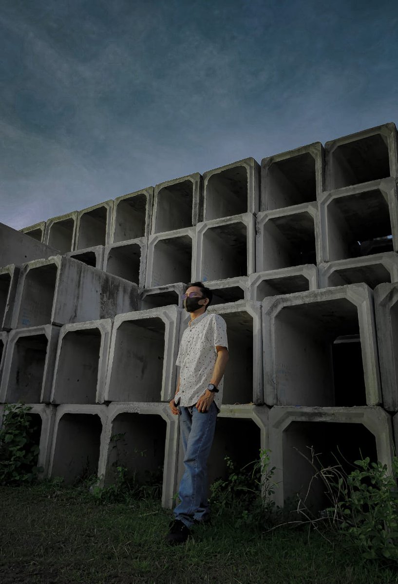 MuhammadAkmal_'s tweet image. Desember dan Hujan adalah pasangan yang serasi yang siap meninggalkan satu tahun dan menjemput tahun berikutnya demikian kehadiran hujan seperti menghapus bekas jejak perjalanan dalam setiap bulannya sehingga rindu itu hadir  lalu biarkan saja jadi kenangan... 

~MA