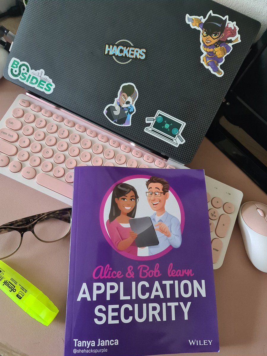 It's finally here in Panama. I've only read 20 pages and I already feel like it was worth the wait. <a href="/shehackspurple/">Tanya Janca | Shehackspurple</a> is fantastic. #Wosec #WosecPanama #AliceandBobLearnAppsec