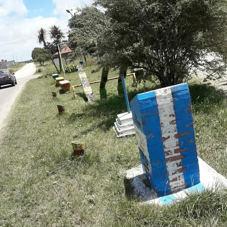 DelegPuertoMGP's tweet photo. 🚧🚜 Realizamos tareas de mantenimiento y corte de pasto en la Plaza ubicada en calle  429 y Santa María de Oro en el 📌Barrio San Jacinto #TenemosTodo. @gmontenegro_ok @nicolauria @munimardelplata https://t.co/NPxis580Nd