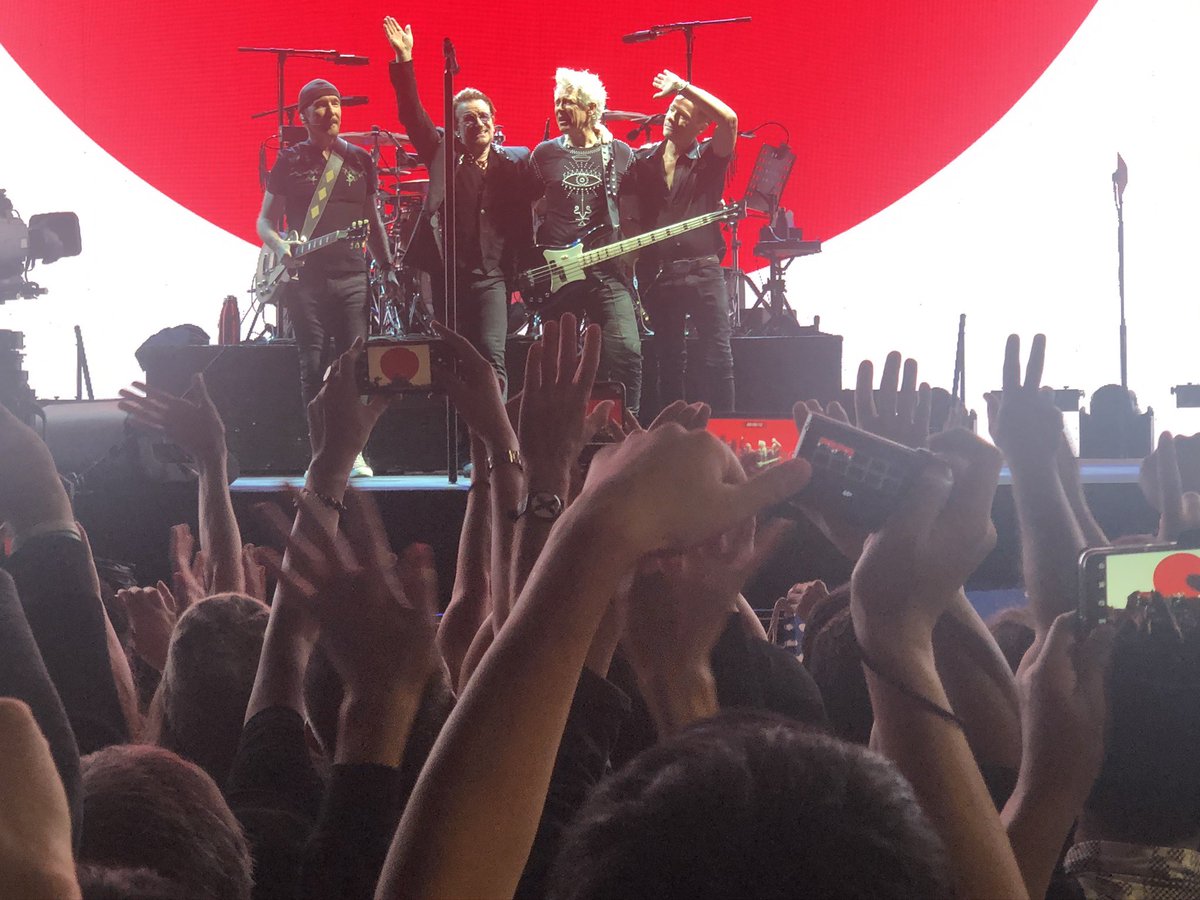 k_neko's tweet photo. 去年の今日最後の4人集合 其の❶
#U2 #U2fam #U2JT https://t.co/LSpBejDO6T