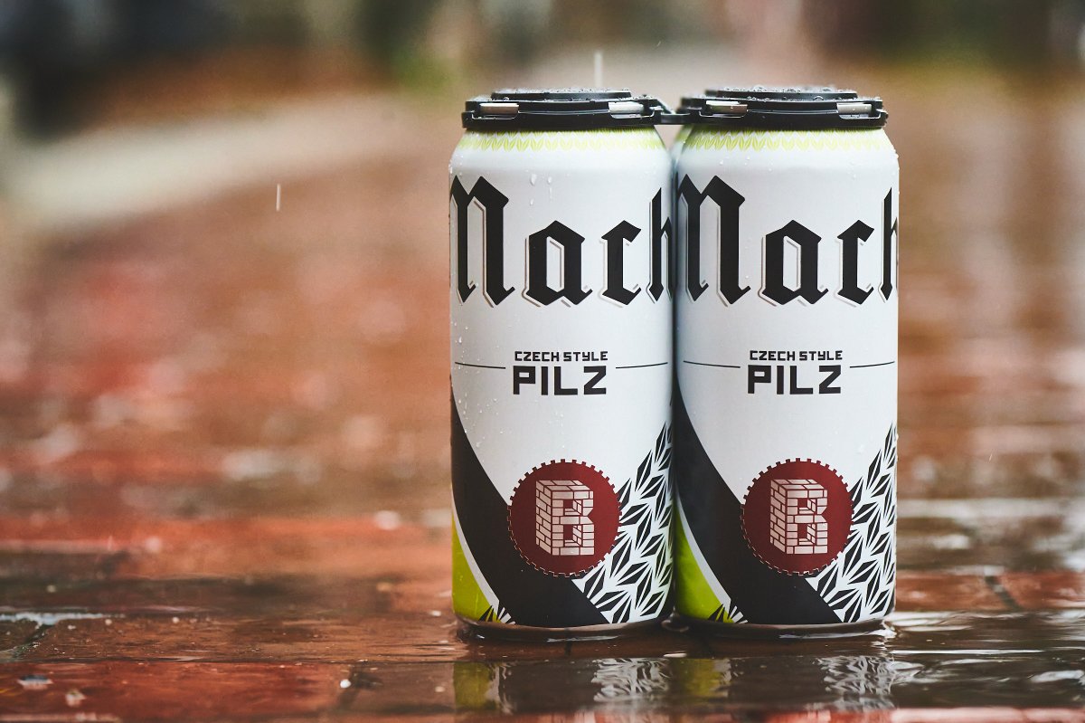 It's a soggy one out there with more on the way 🌧️ Patio is closed but Mackenzie will be in the tasting room noon-4pm today selling to-go beer for your Saturdaze at home beer needs💁‍♀️🍺☔
#beerismostlywater #sweatpantsandbeers #saturaindaze