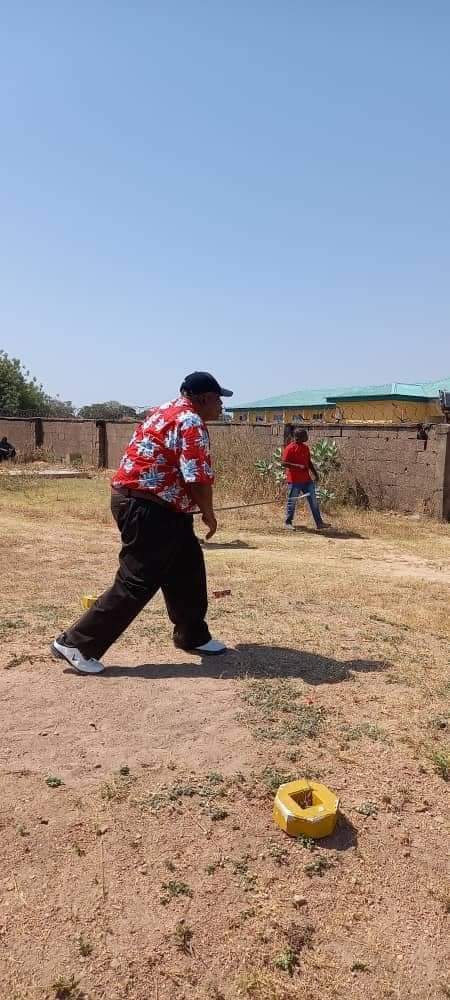 TarabaFacts's tweet photo. Governor Darius Ishaku playing golf. https://t.co/xEQahIq4BT