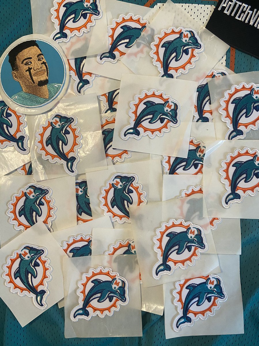 VIBZMIAMI's tweet image. FITZ/TUA TOUCHDOWN CONTEST STARTING TODAY!! ‼️‼️‼️‼️‼️

FOR EVERY TOUCHDOWN SCORED BY 1 OF OUR QB’S AGAINST CINCINNATI ... 

WE’RE GIVING AWAY A FREE PATCH OF YOUR CHOICE 🆓🆓🆓🆓🆓🆓

FOLLOW US  AND QUOTE RETWEET TO WIN!!! 🐬🐬🐬🐬🐬🐬🐬🐬🐬

#FinsUp #FinsFam #Patchvibes