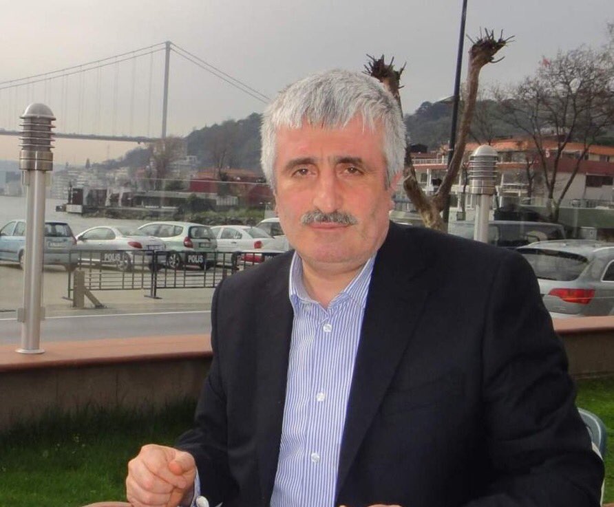 İnna lillahi ve inna ileyhi Raciun. 
Şahinbey Belediye Başkanımız Sn. <a href="/mtahmazoglu/">Mehmet Tahmazoğlu 🇹🇷</a>'nun Abisi Süleyman Tahmazoğlu Hakk'ın Rahmetine kavuşmuştur.
Tahmazoğlu ailesi olmak üzere, yakınlarına, sevenlerine baş sağlığı ve sabırlar diliyorum.Allah Rahmetiyle muamele etsin inşallah.