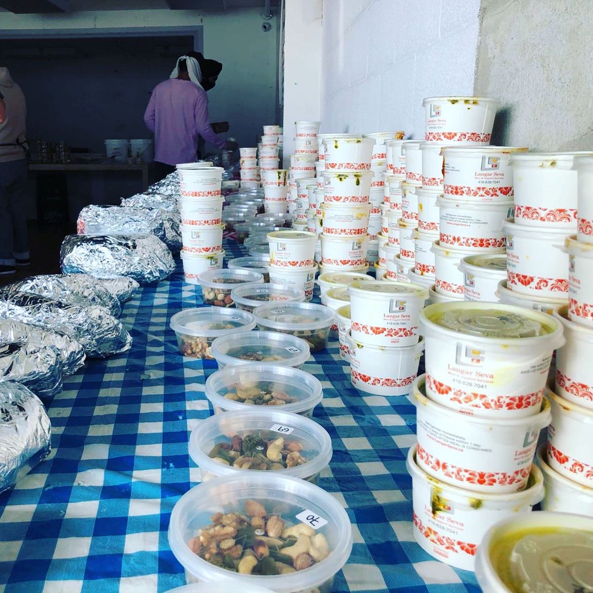 LangarSeva's tweet photo. Last Sunday Langar Seva’s meals were delivered with treats on Guru Nanak dev Jee GURPURAB. Along with that, thank you to @hansdairy for dahi and kheer monthly donation for our clients. Thank you volunteers for your invaluable efforts for the community #volunteer #efforts https://t.co/KVECV31Bwp