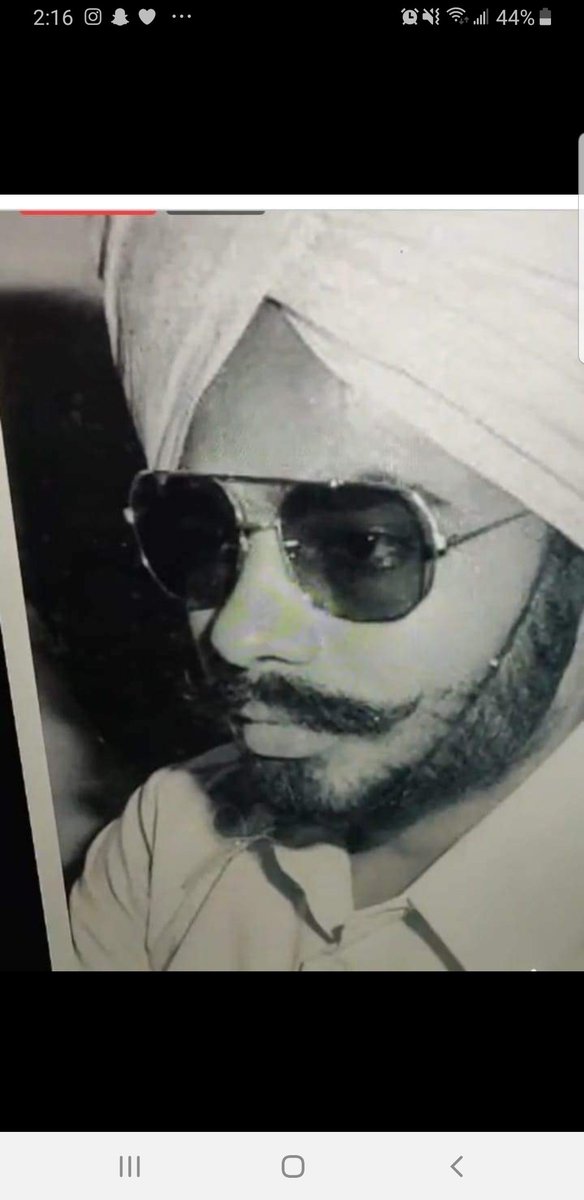 D33pMn's tweet photo. @diljitdosanjh This is @narendramodi who impersonated as sikh to keep himself safe during emergency implemented by Indira.
Bhakts plz note this chai wala is clown from day 1.
#FarmersProtest #FarmerProtest #IStandWithFarmers
#8_दिसंबर_भारत_बन्द
#8_दिसंबर_भारत_बन्द https://t.co/KV2X4yIjHR
