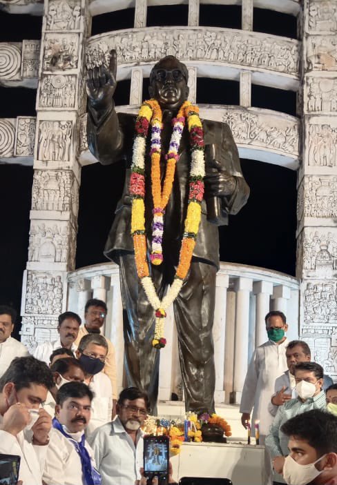 Offered my homage and respect towards bharat ratna DR.BABASAHEB AMBEDKAR JI at mata ramabai nagar ghatkopar today on mahaparinirvaan din alongwith mla parag shah ashok rai vinayak kamath yuvaraj more Ritu Tawde kailash barve sanghdeep kedare vilas bhai rupavate virendra thakur https://t.co/Fc2p8jYQcK