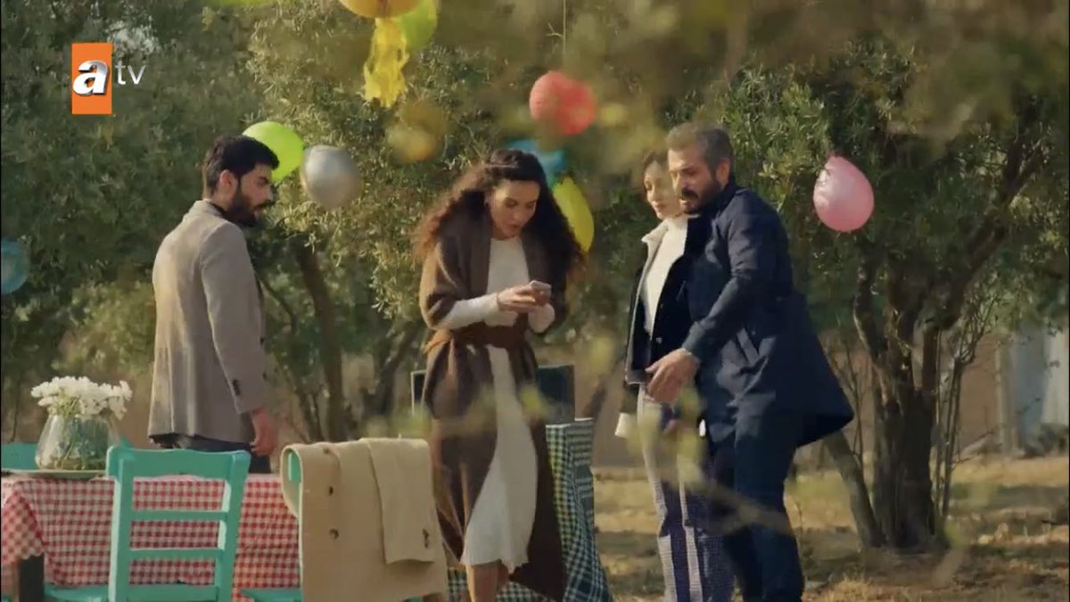 not firat and miran having the worst idea ever she’s gonna be even more stressed when he doesn’t answer SHE’S GONNA LOSE THE CHILD LOOK AT HER ALREADY  #Hercai  #ReyMir