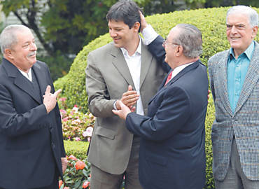 rodrigues_lael's tweet photo. "Até outro dia, sobretudo no Nordeste, jovens talentosos beijavam a mão de velhos coronéis para ascender politicamente." - Haddad.

A xenofobia desses caras não tem limites. E eu foi obrigado a votar nisso meu deus.... https://t.co/Ff5yUu9LGQ