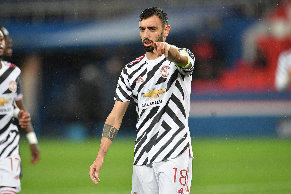 StatmanDave's tweet photo. Chances created in the Premier League this season:

35 — Bruno Fernandes (🥇)
34 — 
33 —
32 —
31 — 
30 —
29 —
28 — Kevin De Bruyne (🥈)
27 — 
26 — Jack Grealish (🥉)

It’s lonely at the top. 👑 https://t.co/YMDFIuPDdY