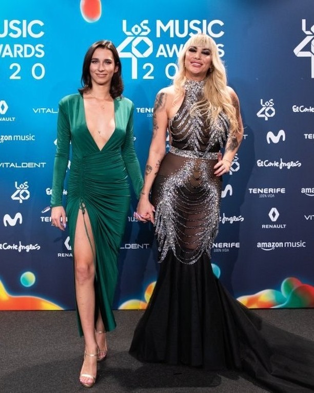 los40mx's tweet photo. ¡Vaya lookazos nos deja la alfombra de #LOS40MusicAwards! 😎 🤸‍♀️ ¿Cuál es para ti el look ganador? https://t.co/60JInZmkeG