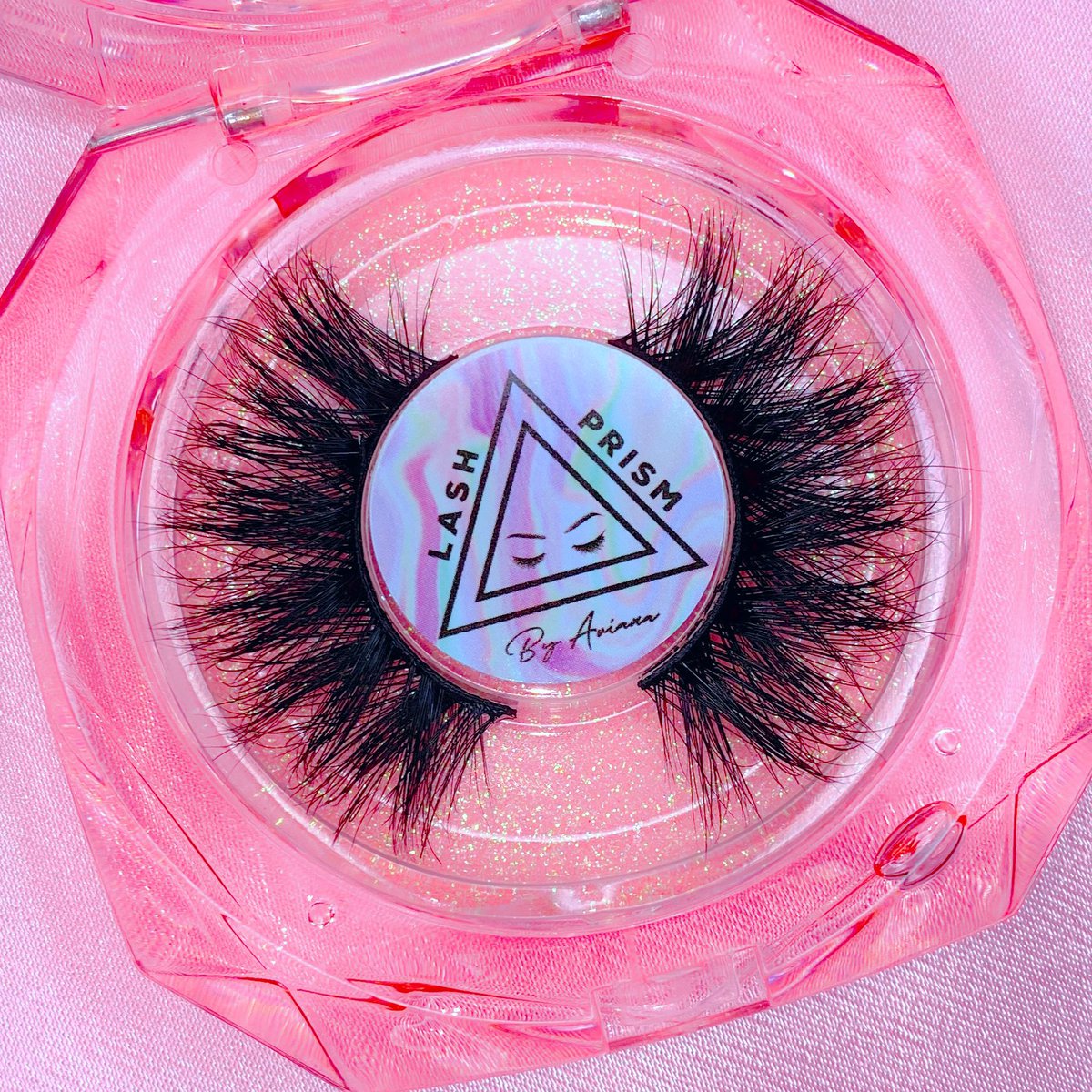 LashPrism's tweet photo. Get FREE shipping on all US orders with code “freeship”✈️ Shop $7 - $13 lashes @ https://t.co/cMA05HCeEd🛍 https://t.co/rGNAQI8SwP