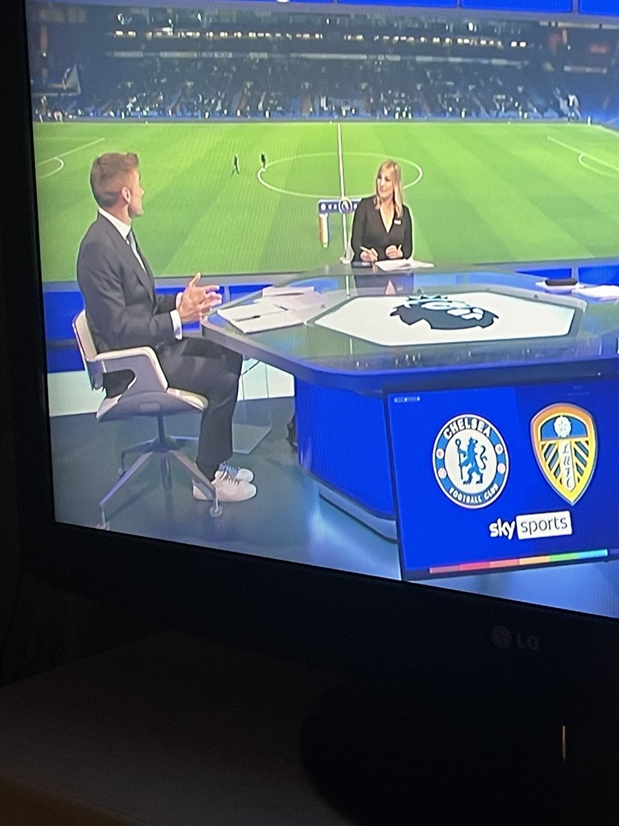 “I want music, I want atmosphere!...and what’s he doing with his bloody trainers on!” <a href="/Markgatiss/">Mark Gatiss 💙</a> @ReeceShearsmith <a href="/SP1nightonly/">Steve Pemberton</a> <a href="/dysonjeremy/">Jeremy Dyson</a>