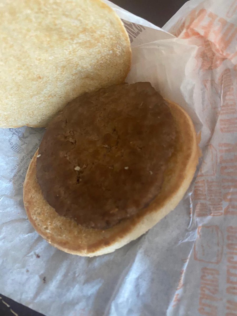 JaavierC's tweet image. No cumplen con su pedido y pésima atención al cliente @McDonalds_Cl local Paseo Ahumada