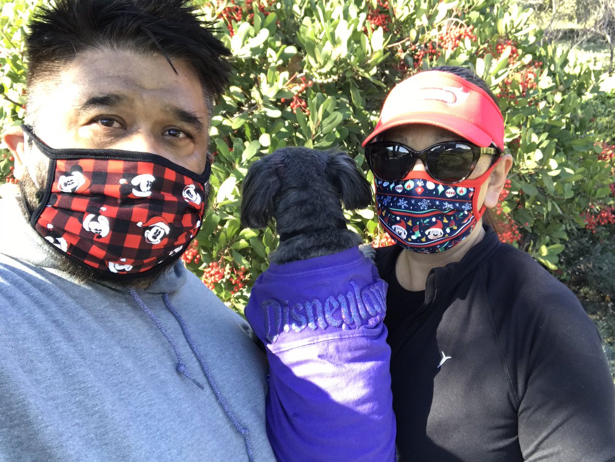 DISFIT4JnG's tweet photo. Because we miss @rundisney and @DisneylandToday We did our own @rundisney 5K today. #Disney #Disneyland #RunDisney #IRunDisney #WeRunDisney #WeDisney #spiritjersey #red #Christmas #ChristmasTime #RunnersLane #DisneyChristmas https://t.co/knq00Gj7Ut