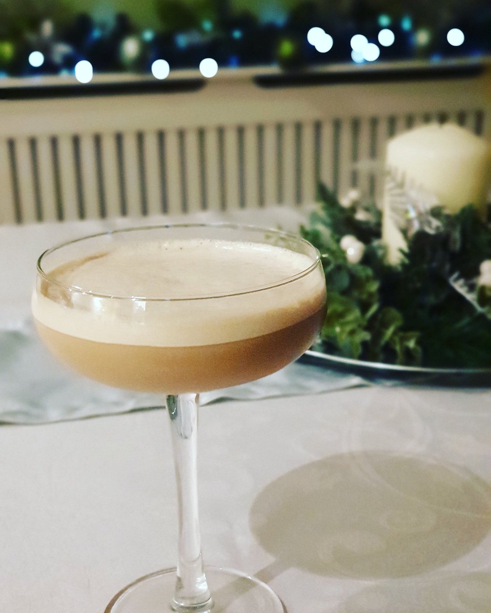 JennMariaKelly's tweet photo. Blonde espresso martini... thanks to Patrick and Russell @GastroGays for the cocktail lesson 🍸 #quarantini
@MazarsIreland https://t.co/rkZmds14td