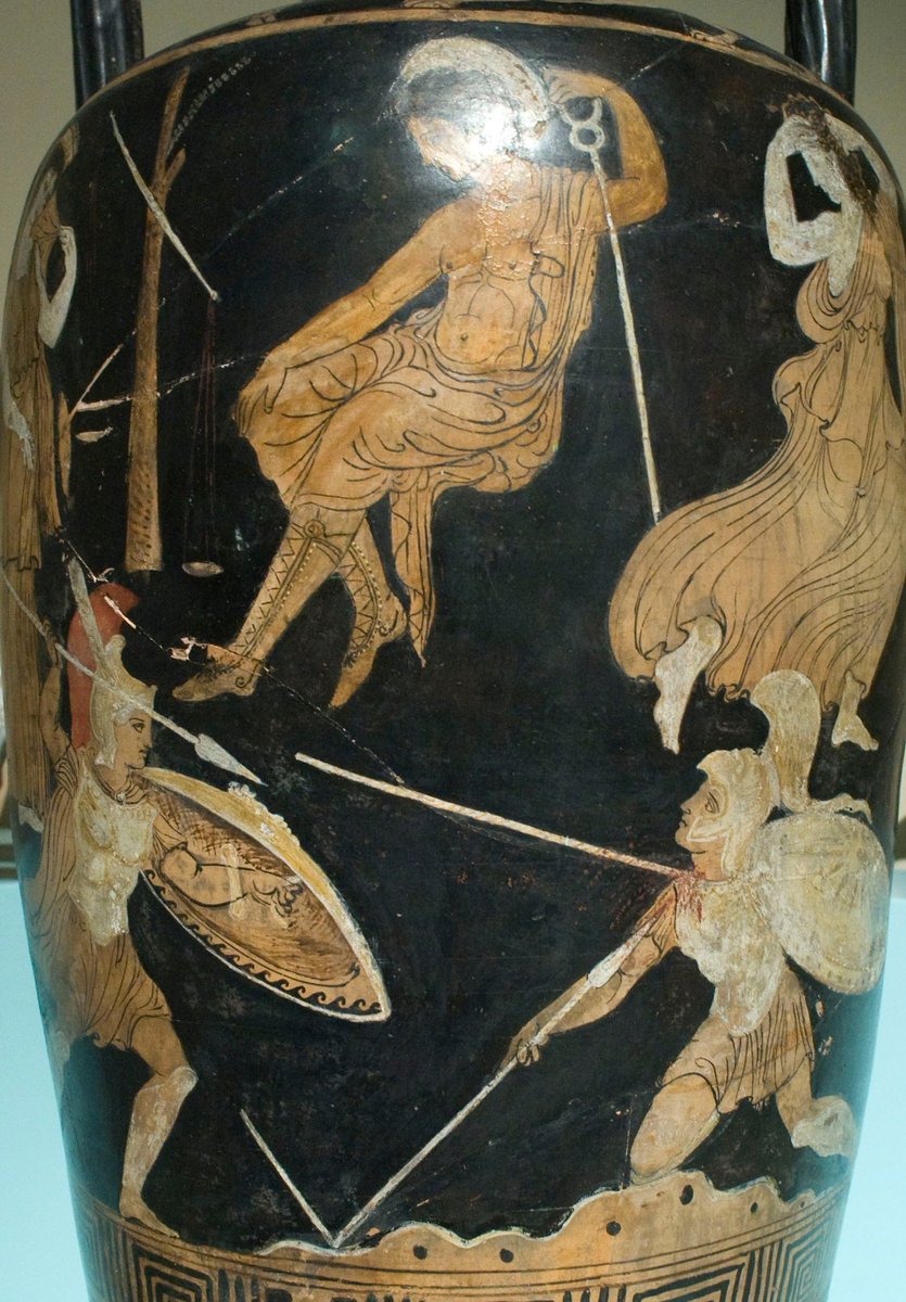 Achilles is on the left, Memnon is on the right. Hermes is in between then, and it you look on the left you can see scales, the right end is heavier. Memnon is doomed. This is