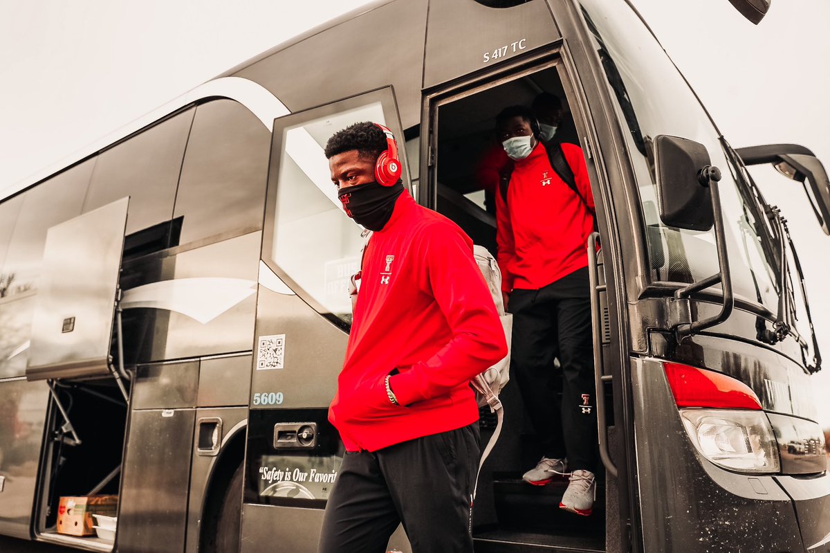 TexasTechFB's tweet photo. 📍 One last time at our house https://t.co/TUWPPurn1t