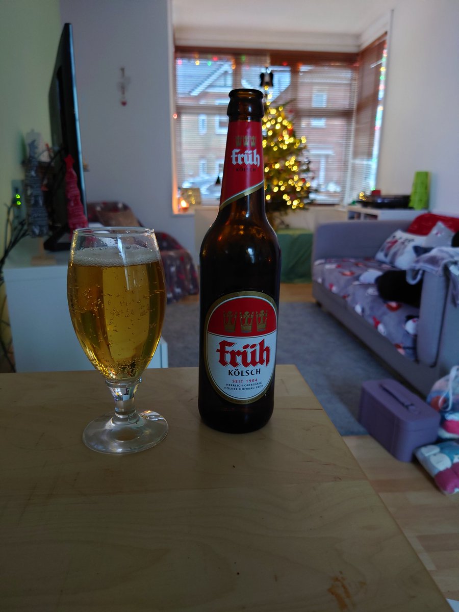 Coomb77's tweet photo. 30 mins left ,time for a kolsch and hope @fckoeln_en grab a winner . Come on Effzeh#kolsch #fruh #effzeh https://t.co/fLLvXNHB0y