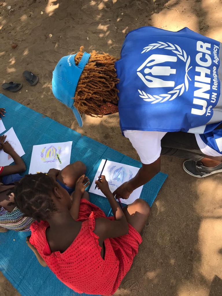 UNHCRMozambique's tweet photo. @UNVolunteers  Abdala from Mozambique:

Working as a volunteer has always been my passion. 

Protection work has changed the way I see the world. 

Being a humanitarian is a daily gift as I can serve and protect others.

On Int. Volunteer Day we say thank you. #TogetherWeCan https://t.co/FMuUbGUBxr