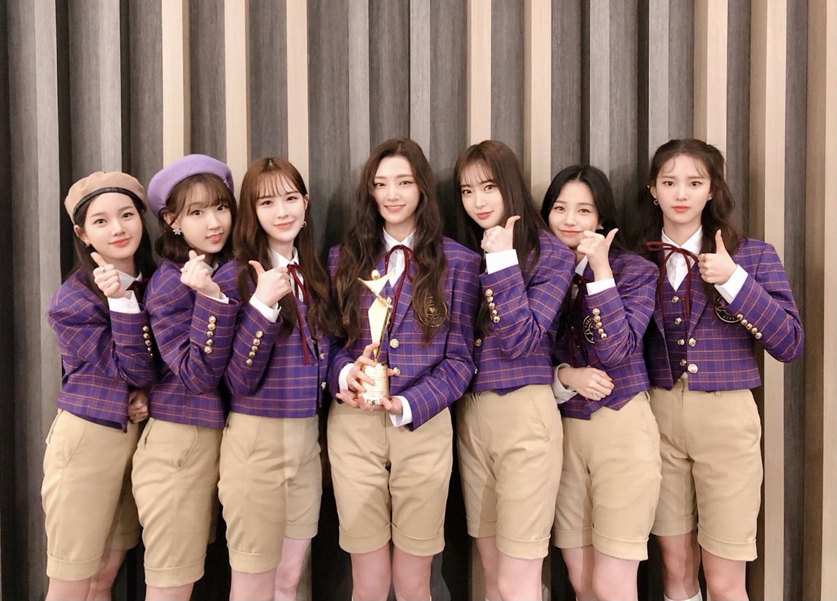 WeeeklyFrance's tweet photo. 05.12.20 | TWITTER

❥ (#Weeekly) 

 « Au #2020AsiaModelAwards Weeekly🏆
a reçu le 'Rookie Award'🥳
Grâce aux Daileee, aujourd'hui aussi Weeekly grandit pas à pas 🐾🌱
Daileee💕 Merci❤ »

© _Weeekly https://t.co/zABWbdhCDr