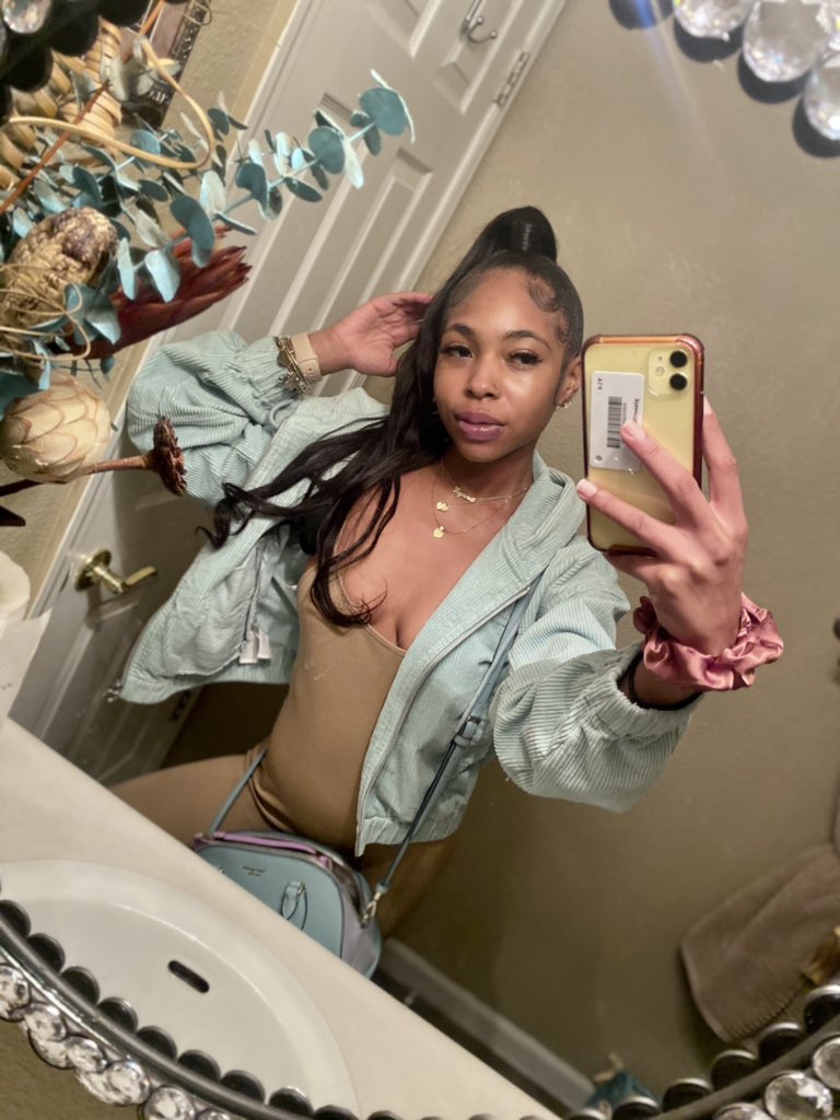 ayy_yannna's tweet photo. ride with me you perfect 💫 https://t.co/s84cyaJVKo