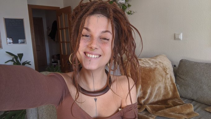 I'm so happy today, and I feel so pretty https://t.co/n4CKa6YiE3