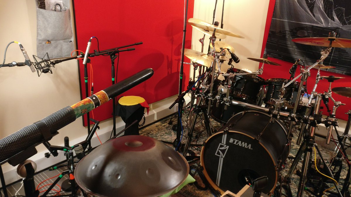 NikMartken's tweet photo. My view in "the office" today... Music and #VideoCreations for my big announcement tomorrow ;) #StayTuned
@CounterIntell14
@byronsmithmusic
@johnmichiemusic
@NuAntibodywave
@DitseaYella
@MusicMarketingA
@Michael55332315
@theblindfoldex1
@PaisteNation
@TAMAofficial https://t.co/oG8ArfDim3