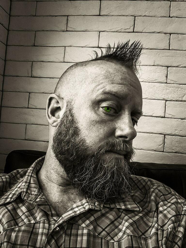Posting a throwback picture to that time before I got the job I interviewed for last week! via /r/beards ift.tt/39L1cmk