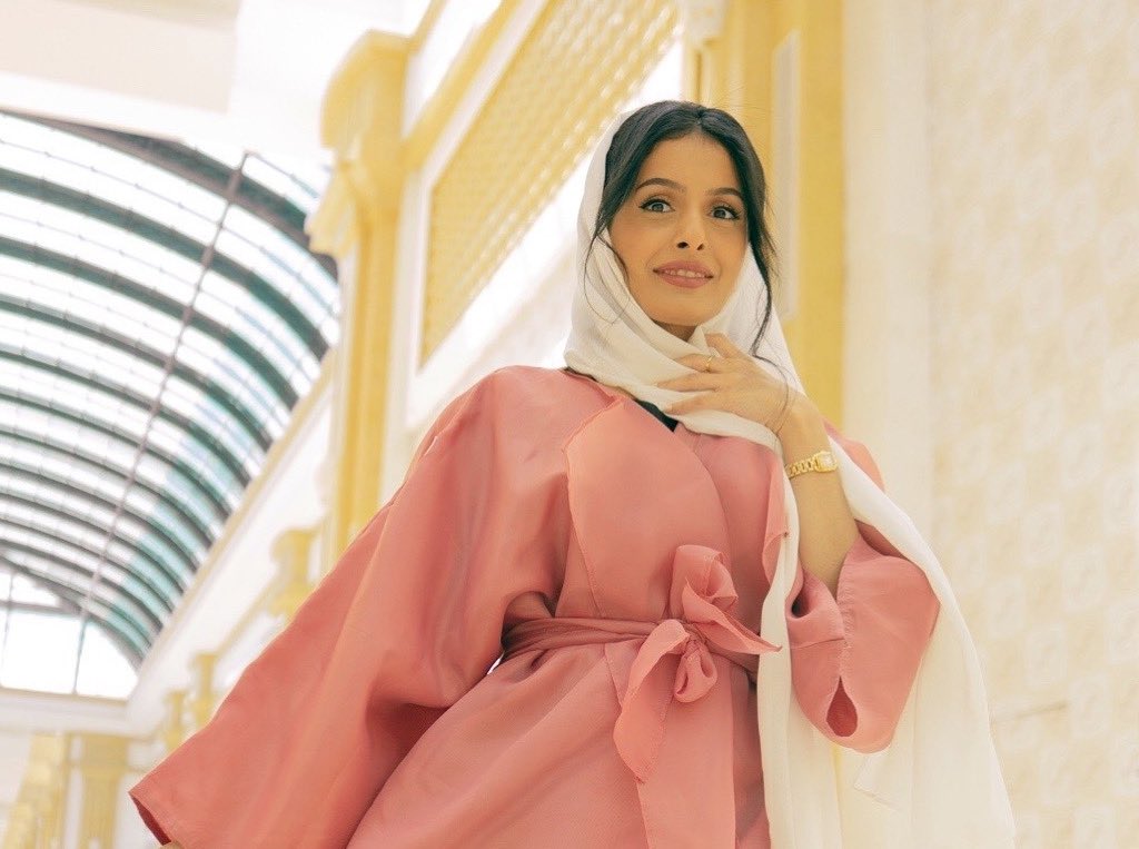 DGCMEA's tweet photo. Did you know that women comprise 30 percent of #esports viewership and 35 percent of esport gamers? Watch an exclusive interview with @meshael_mr at #DGCLive and dive into the world of Esports and Female gamers in the Middle East. 

#DGCMEA #femalegamers https://t.co/EcFBT1T0jq